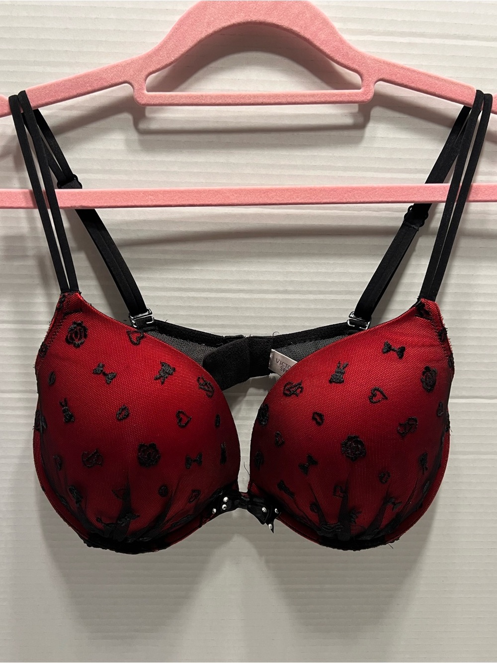 Victoria’s Secret Very Sexy Push Up Bra in Red & Black 36D